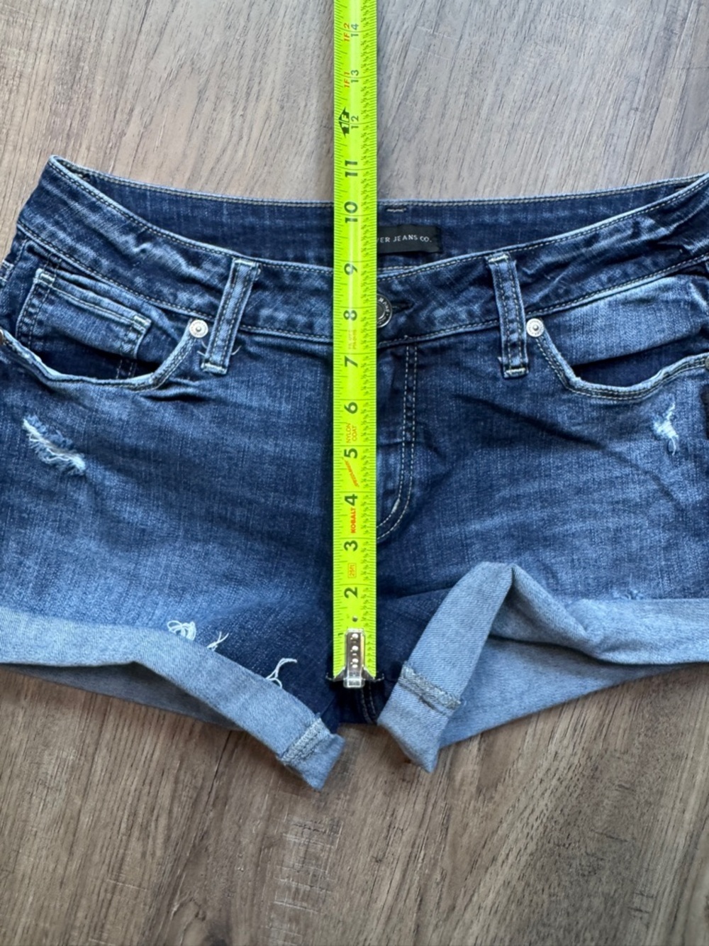 Silver Jeans Suki Distressed Rolled Hem Denim Shorts - Size 29 - Picture 7 of 12